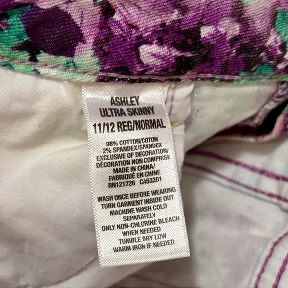 Aeropostale| Purple/Green ‘Ashley’ Floral Ultra Skinny Stretch Jeans Sz 12 - Picture 3 of 5